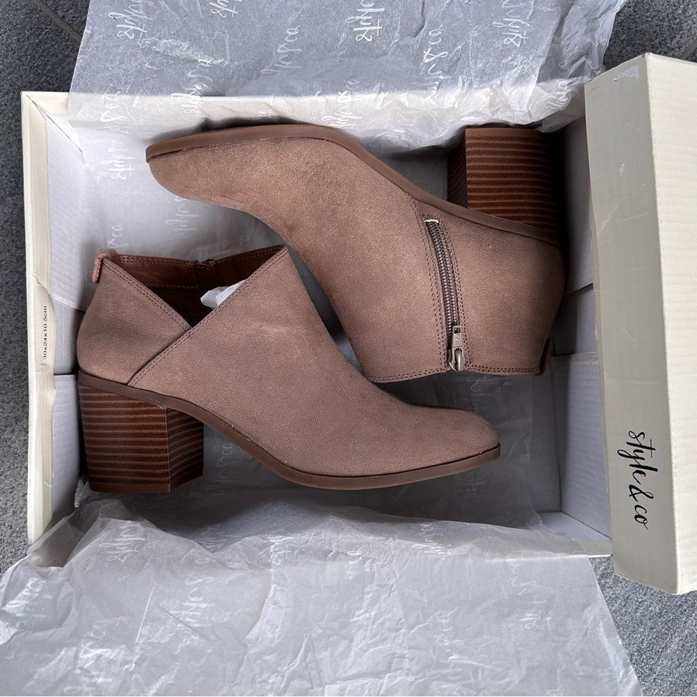 NWB Style & Co Size 7 Taupe Faux Suede Ankle Boots Block Heel Zip Booties - Picture 12 of 13